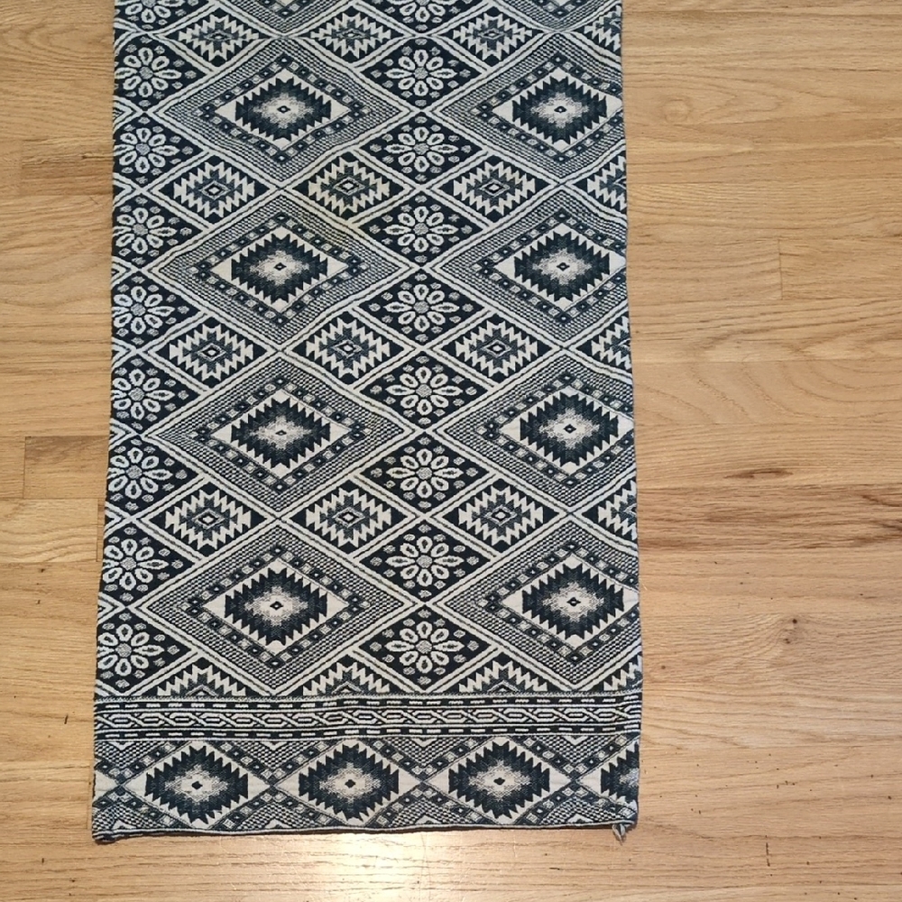 Oddbird co Table Runner